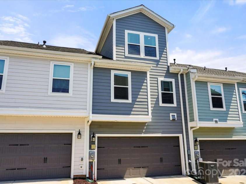 1140 Drummond Avenue, Charlotte, NC 28205.  MLS# CAR4277447, YatesRealty ID 35062. 