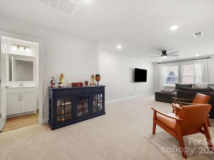 1140 Drummond Avenue, Charlotte, NC 28205.  MLS# CAR4277447, YatesRealty ID 35062. 