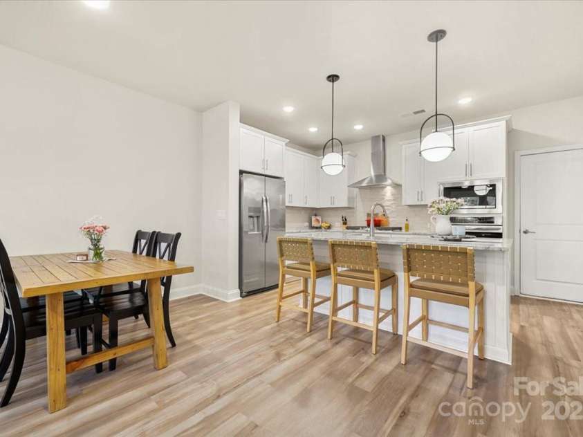 1140 Drummond Avenue, Charlotte, NC 28205.  MLS# CAR4277447, YatesRealty ID 35062. 