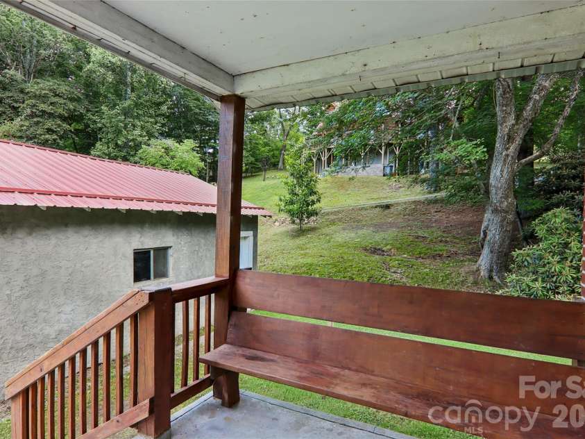 611 Reeves Cove Road, Candler, NC 28715.  MLS# CAR4399001, YatesRealty ID 35062. 