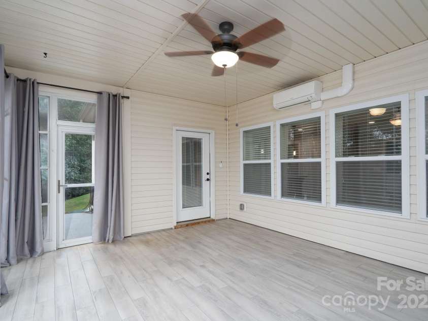 2496 Bergamot Street, Tega Cay, SC 29708.  MLS# CAR4288569, YatesRealty ID 35064. 2nd Bathroom
