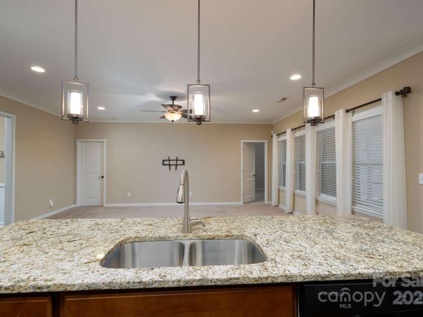 2496 Bergamot Street, Tega Cay, SC 29708.  MLS# CAR4288569, YatesRealty ID 35064. Kitchen