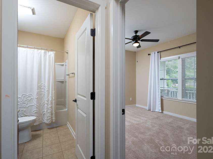 2496 Bergamot Street, Tega Cay, SC 29708.  MLS# CAR4288569, YatesRealty ID 35064. Primary Bathroom