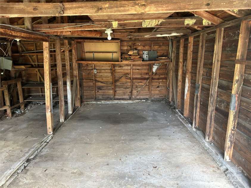 1012 Midlake Avenue, Kannapolis, NC 28083.  MLS# CAR4293787, YatesRealty ID 35065. 