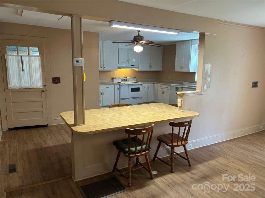 1012 Midlake Avenue, Kannapolis, NC 28083.  MLS# CAR4293787, YatesRealty ID 35065. 