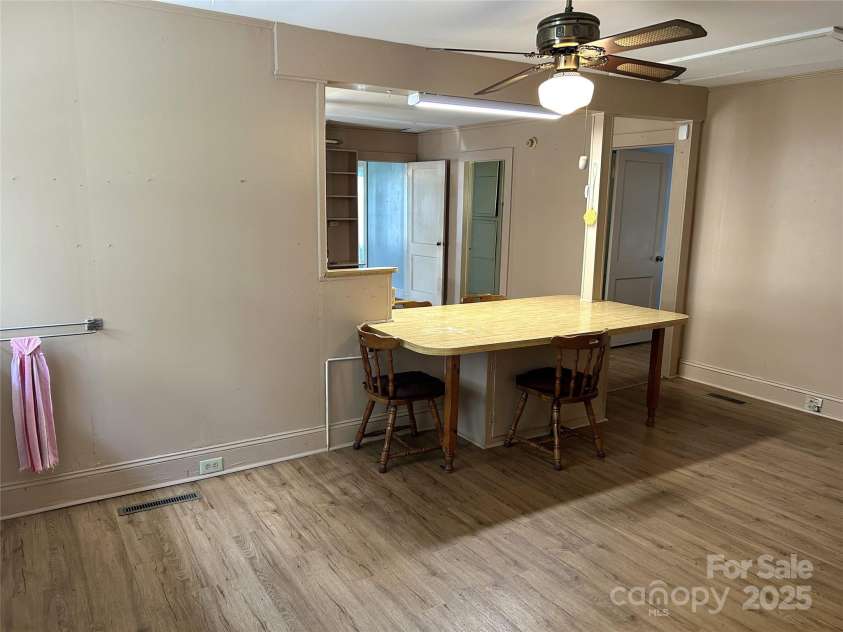 1012 Midlake Avenue, Kannapolis, NC 28083.  MLS# CAR4293787, YatesRealty ID 35065. 