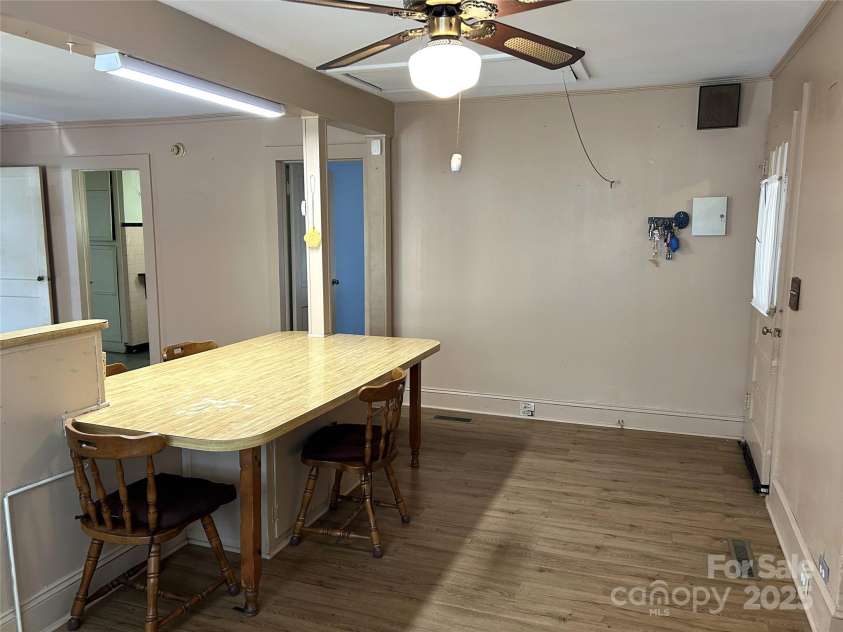 1012 Midlake Avenue, Kannapolis, NC 28083.  MLS# CAR4293787, YatesRealty ID 35065. 