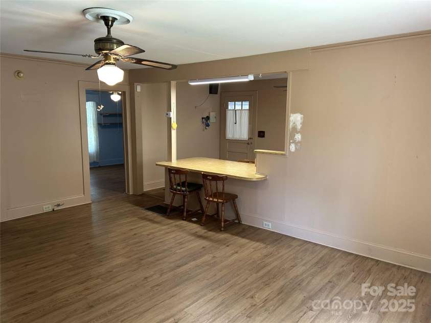 1012 Midlake Avenue, Kannapolis, NC 28083.  MLS# CAR4293787, YatesRealty ID 35065. 