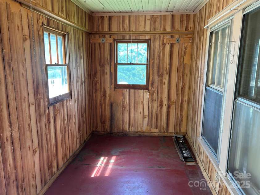 1012 Midlake Avenue, Kannapolis, NC 28083.  MLS# CAR4293787, YatesRealty ID 35065. 