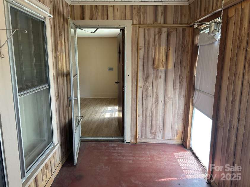 1012 Midlake Avenue, Kannapolis, NC 28083.  MLS# CAR4293787, YatesRealty ID 35065. 