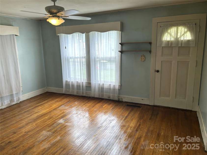 1012 Midlake Avenue, Kannapolis, NC 28083.  MLS# CAR4293787, YatesRealty ID 35065. 