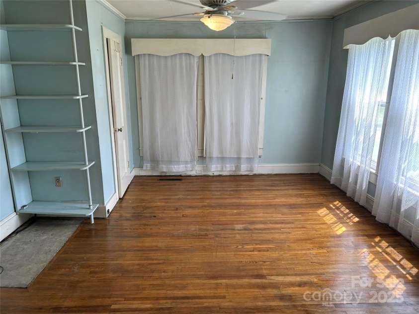 1012 Midlake Avenue, Kannapolis, NC 28083.  MLS# CAR4293787, YatesRealty ID 35065. 