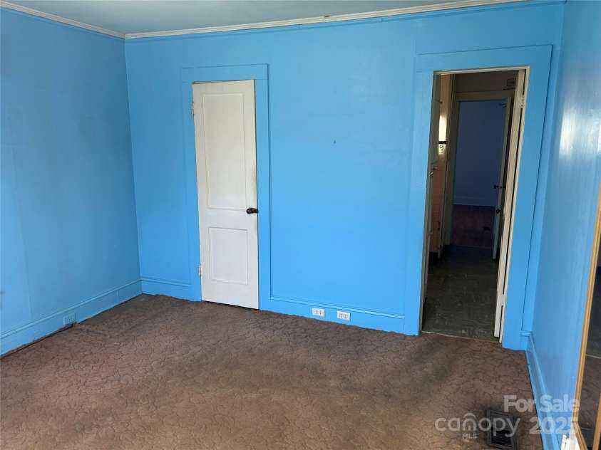 1012 Midlake Avenue, Kannapolis, NC 28083.  MLS# CAR4293787, YatesRealty ID 35065. 