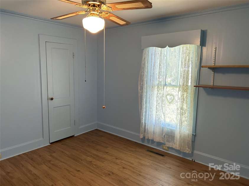 1012 Midlake Avenue, Kannapolis, NC 28083.  MLS# CAR4293787, YatesRealty ID 35065. 