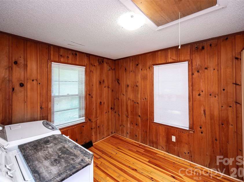 15722 Rhinehill Road, Charlotte, NC 28278.  MLS# CAR4400018, YatesRealty ID 35066. 