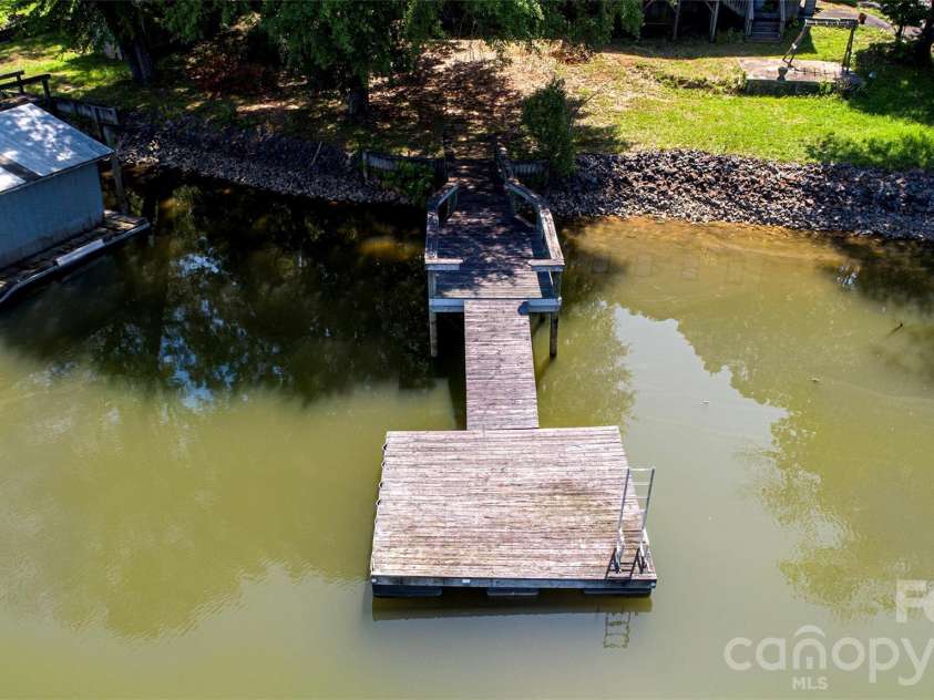 15722 Rhinehill Road, Charlotte, NC 28278.  MLS# CAR4400018, YatesRealty ID 35066. 