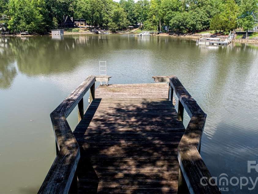 15722 Rhinehill Road, Charlotte, NC 28278.  MLS# CAR4400018, YatesRealty ID 35066. 