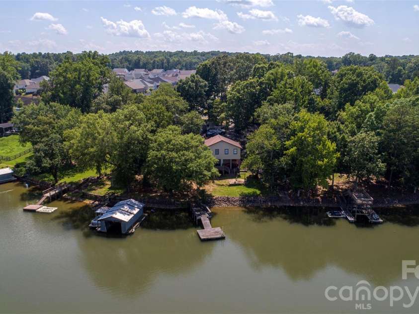 15722 Rhinehill Road, Charlotte, NC 28278.  MLS# CAR4400018, YatesRealty ID 35066. 