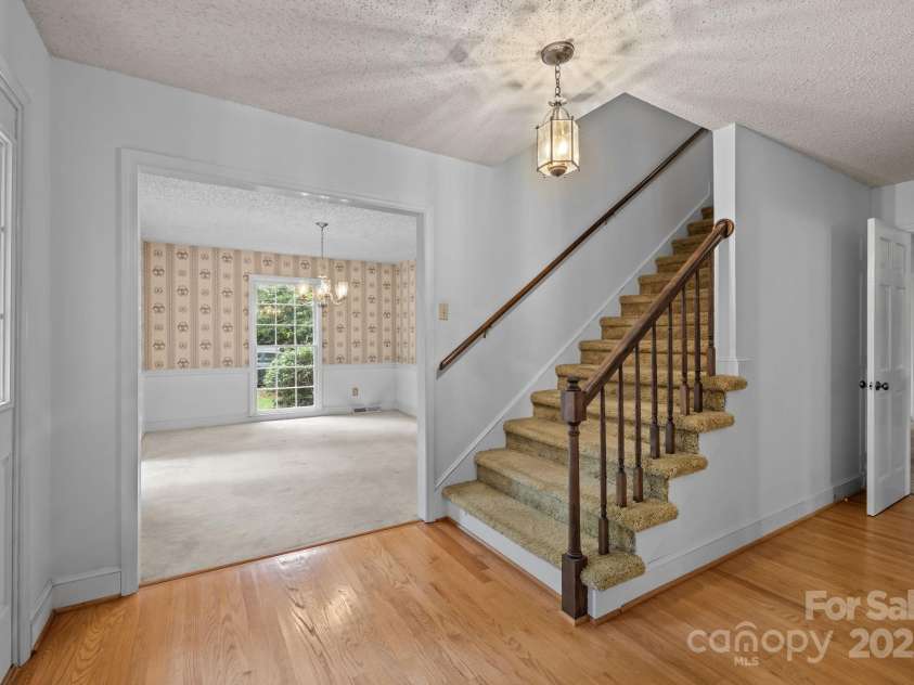 5828 Foxcrest Drive, Mint Hill, NC 28227.  MLS# CAR4294727, YatesRealty ID 35066. 