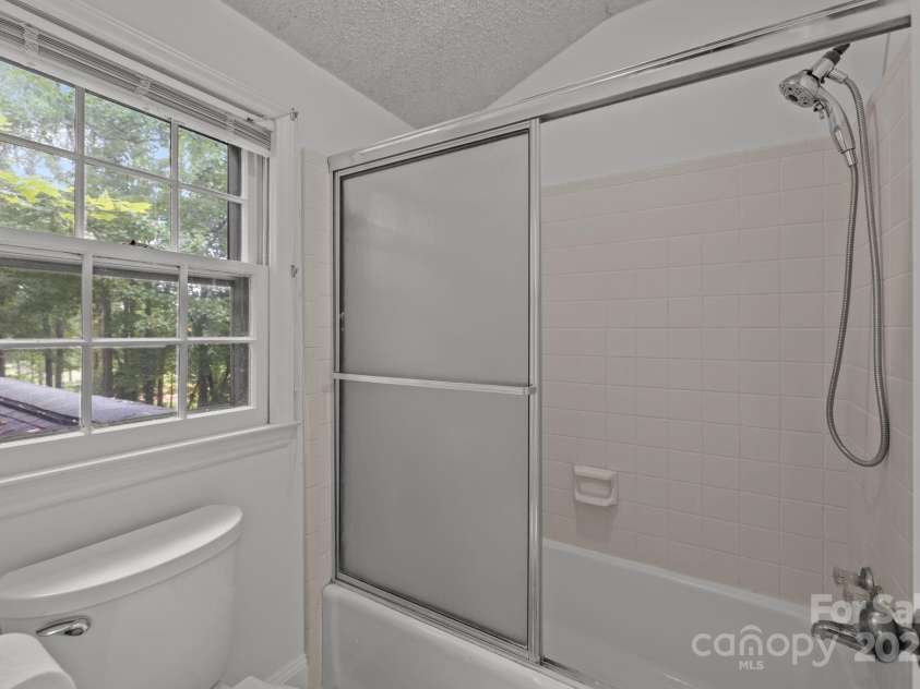 5828 Foxcrest Drive, Mint Hill, NC 28227.  MLS# CAR4294727, YatesRealty ID 35066. 