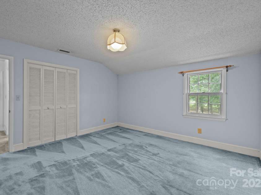 5828 Foxcrest Drive, Mint Hill, NC 28227.  MLS# CAR4294727, YatesRealty ID 35066. 