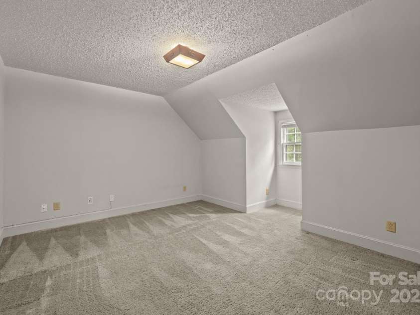 5828 Foxcrest Drive, Mint Hill, NC 28227.  MLS# CAR4294727, YatesRealty ID 35066. 