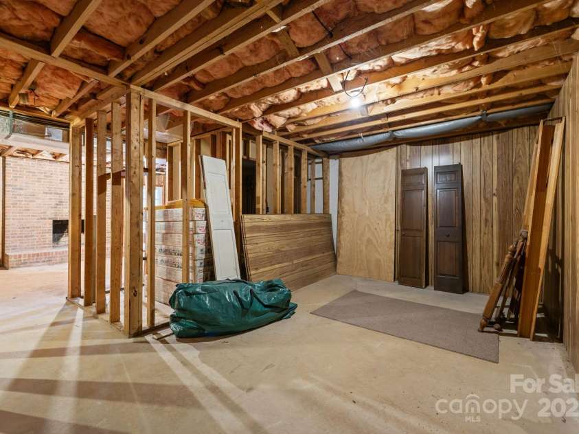 5828 Foxcrest Drive, Mint Hill, NC 28227.  MLS# CAR4294727, YatesRealty ID 35066. 