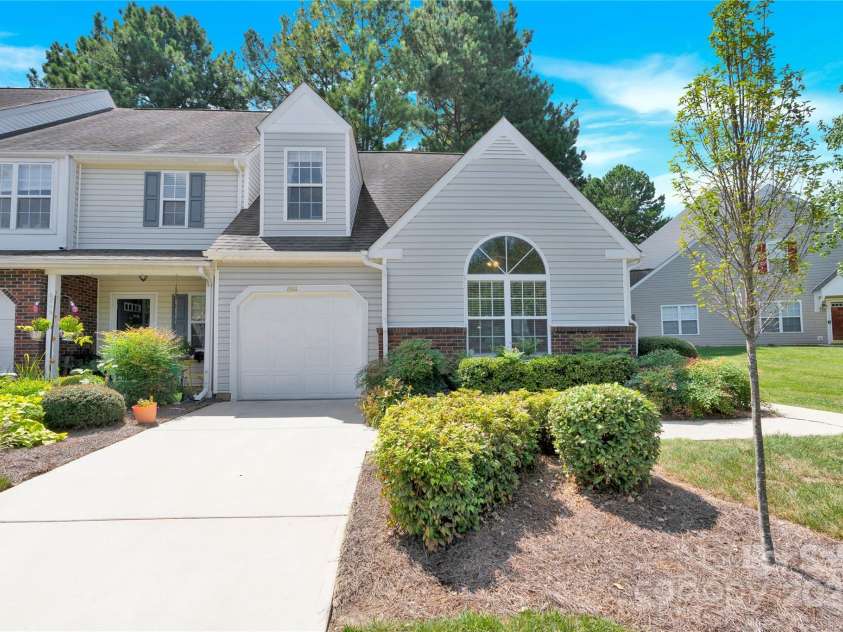 8811 Roseton Lane, Charlotte, NC 28277.  MLS# CAR4297343, YatesRealty ID 35067. 
