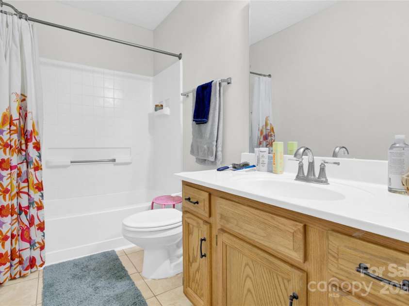 8811 Roseton Lane, Charlotte, NC 28277.  MLS# CAR4297343, YatesRealty ID 35067. 