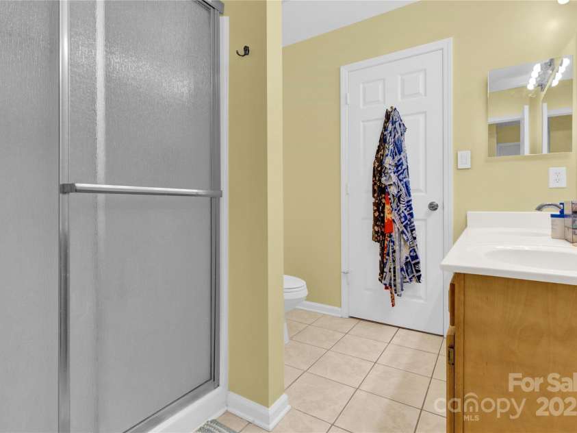 8811 Roseton Lane, Charlotte, NC 28277.  MLS# CAR4297343, YatesRealty ID 35067. 