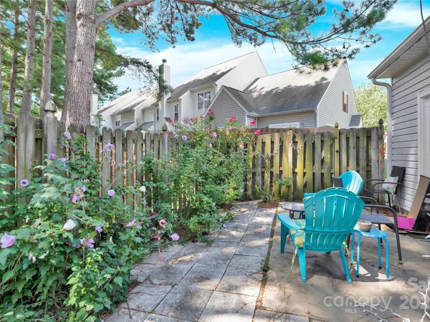 8811 Roseton Lane, Charlotte, NC 28277.  MLS# CAR4297343, YatesRealty ID 35067. 