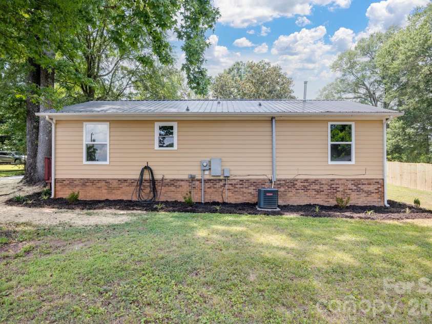 612 Welsh Avenue, Monroe, NC 28112.  MLS# CAR4398332, YatesRealty ID 35068. 