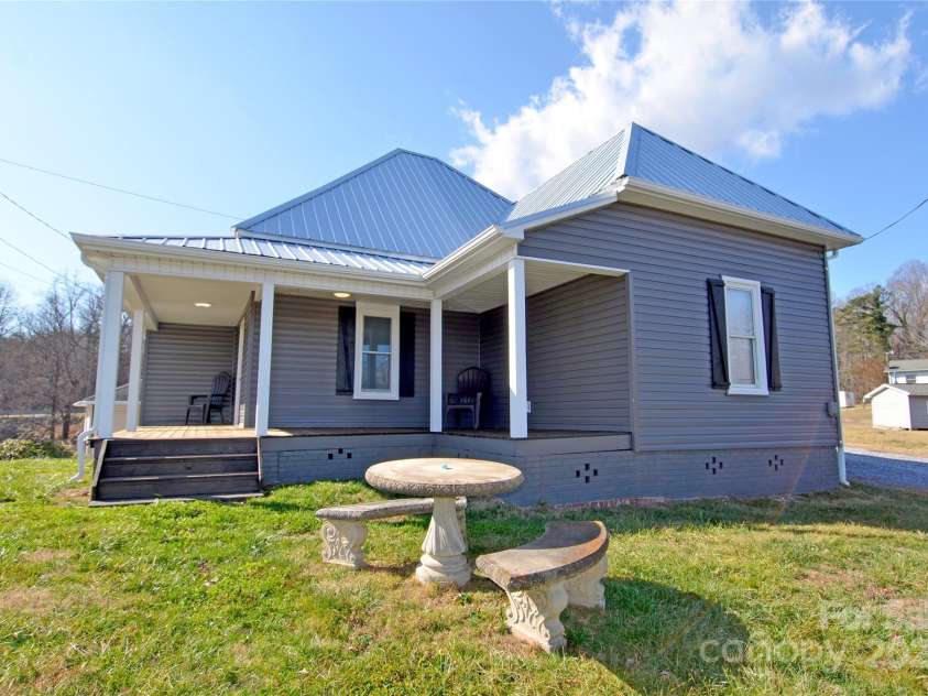 150 Hoyle Street, Marion, NC 28752.  MLS# CAR4333552, YatesRealty ID 3507. 