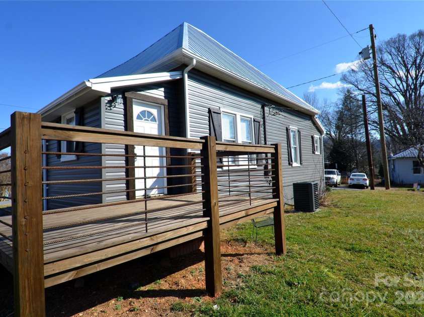 150 Hoyle Street, Marion, NC 28752.  MLS# CAR4333552, YatesRealty ID 3507. 