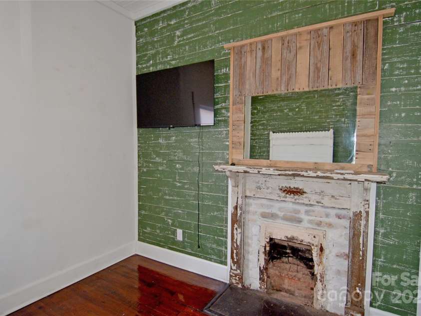 150 Hoyle Street, Marion, NC 28752.  MLS# CAR4333552, YatesRealty ID 3507. 