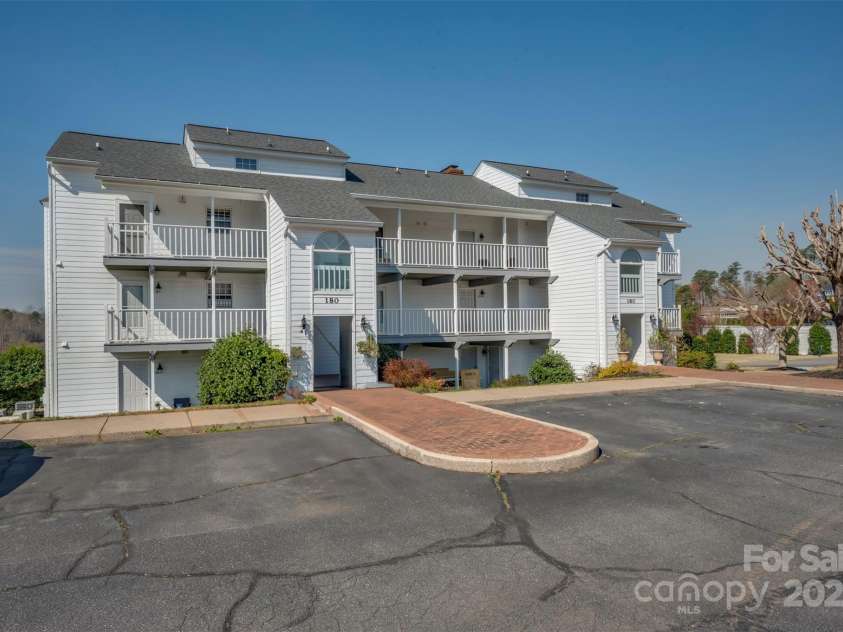 180 Kings Grant Drive, Rutherfordton, NC 28139.  MLS# CAR4240763, YatesRealty ID 3507. 