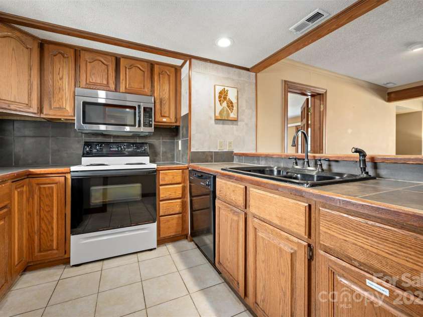 180 Kings Grant Drive, Rutherfordton, NC 28139.  MLS# CAR4240763, YatesRealty ID 3507. 