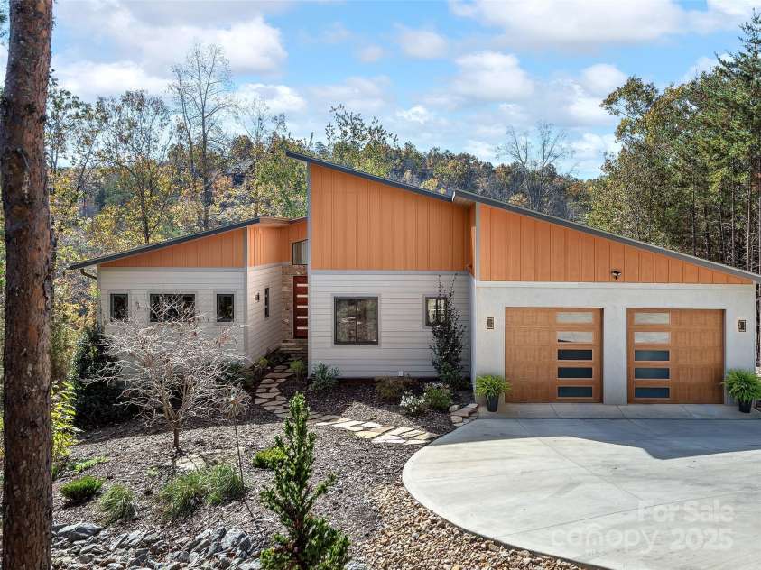 237 Mountain Lane, Mill Spring, NC 28756.  MLS# CAR4200589, YatesRealty ID 3507. 