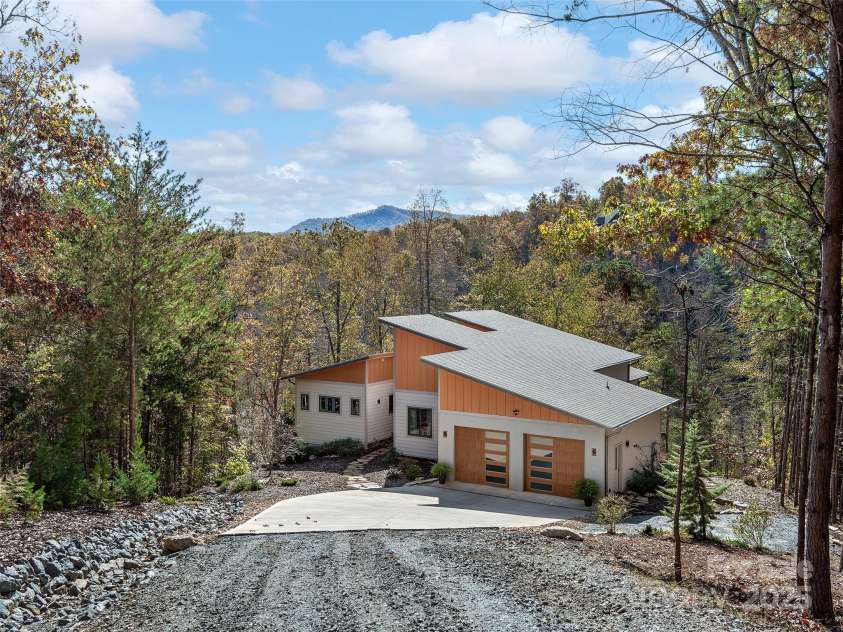 237 Mountain Lane, Mill Spring, NC 28756.  MLS# CAR4200589, YatesRealty ID 3507. 