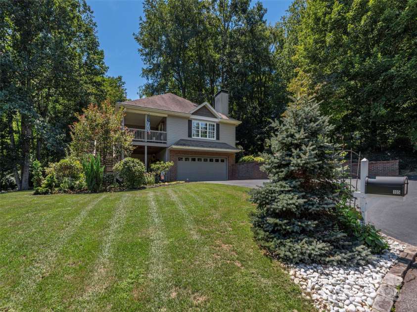 105 Deer Glade Lane, Waynesville, NC 28786.  MLS# CAR4296932, YatesRealty ID 35070. Large, usable yard