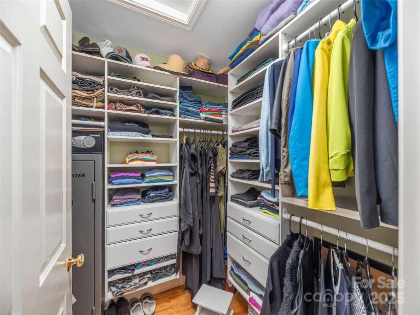 105 Deer Glade Lane, Waynesville, NC 28786.  MLS# CAR4296932, YatesRealty ID 35070. Primary large walk-in