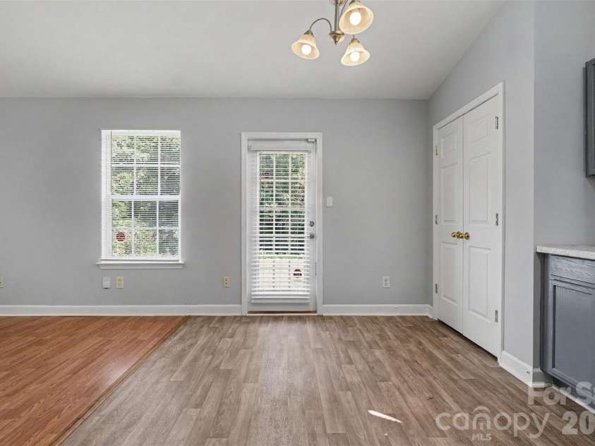 1505 Clooney Lane, Charlotte, NC 28262.  MLS# CAR4398497, YatesRealty ID 35070. Breakfast Area
