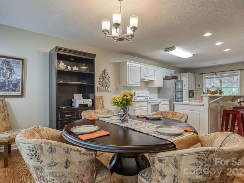 187 Yancey Road, Marion, NC 28752.  MLS# CAR4296577, YatesRealty ID 35072. Dining area