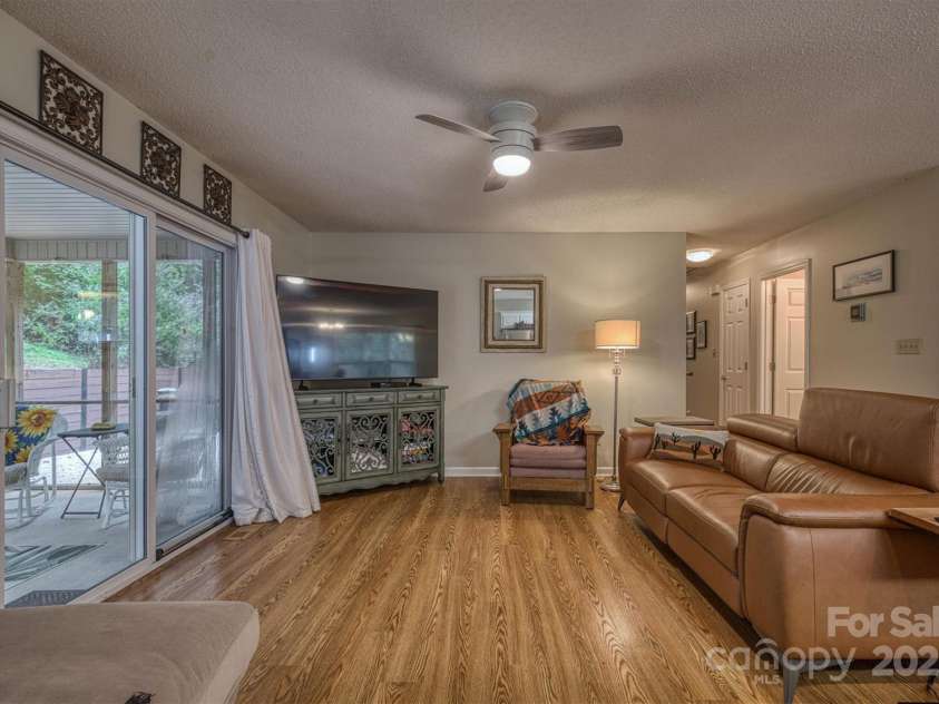 187 Yancey Road, Marion, NC 28752.  MLS# CAR4296577, YatesRealty ID 35072. Great Room