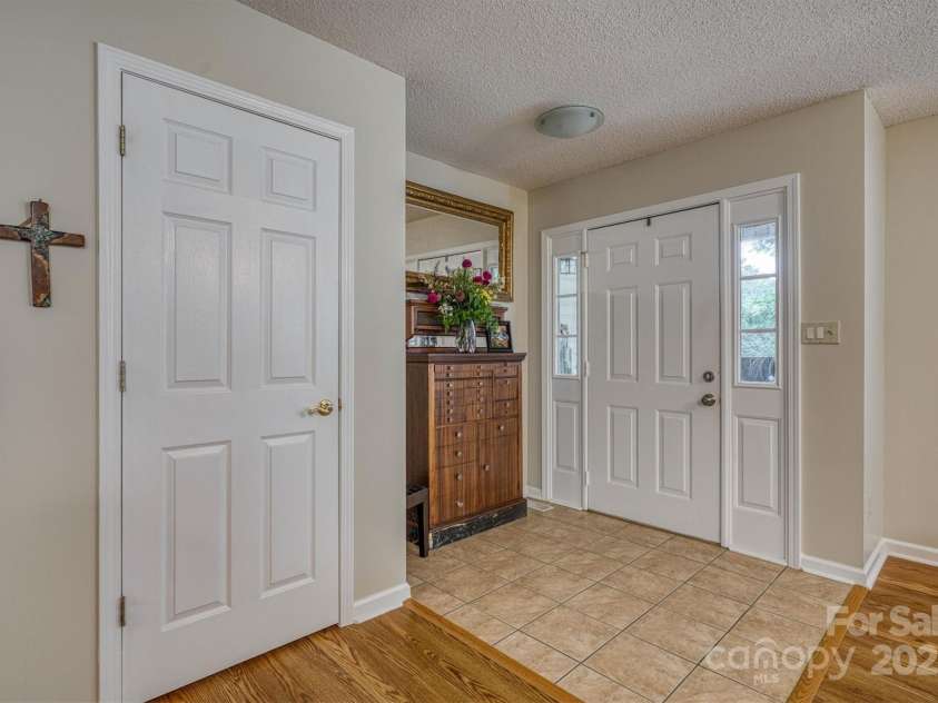 187 Yancey Road, Marion, NC 28752.  MLS# CAR4296577, YatesRealty ID 35072. Inside front entrance