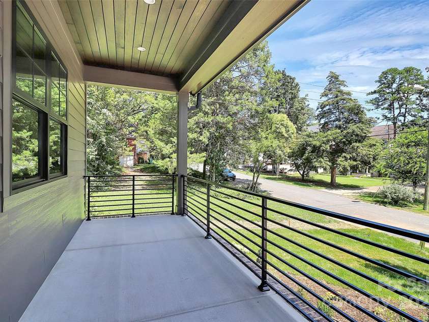 2209 Norcross Place, Charlotte, NC 28205.  MLS# CAR4297097, YatesRealty ID 35073. 