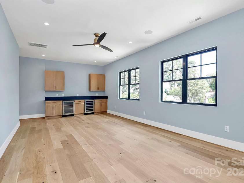 2209 Norcross Place, Charlotte, NC 28205.  MLS# CAR4297097, YatesRealty ID 35073. 