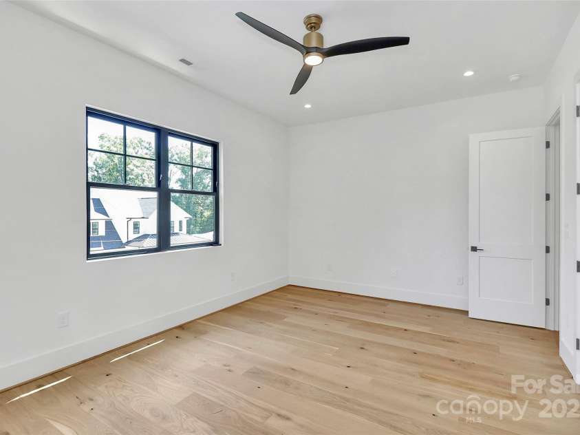 2209 Norcross Place, Charlotte, NC 28205.  MLS# CAR4297097, YatesRealty ID 35073. 