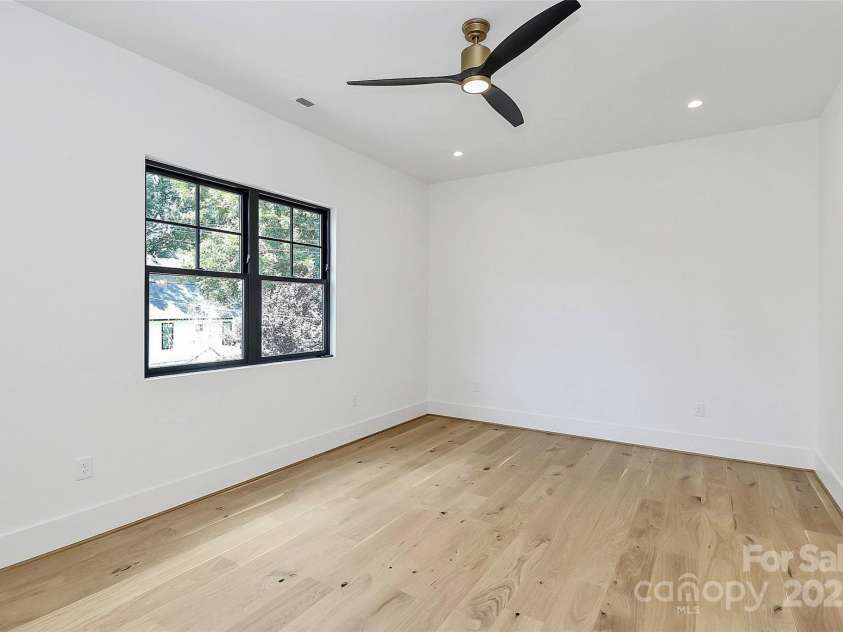 2209 Norcross Place, Charlotte, NC 28205.  MLS# CAR4297097, YatesRealty ID 35073. 