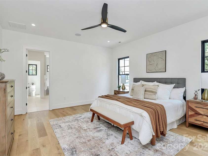 2209 Norcross Place, Charlotte, NC 28205.  MLS# CAR4297097, YatesRealty ID 35073. 